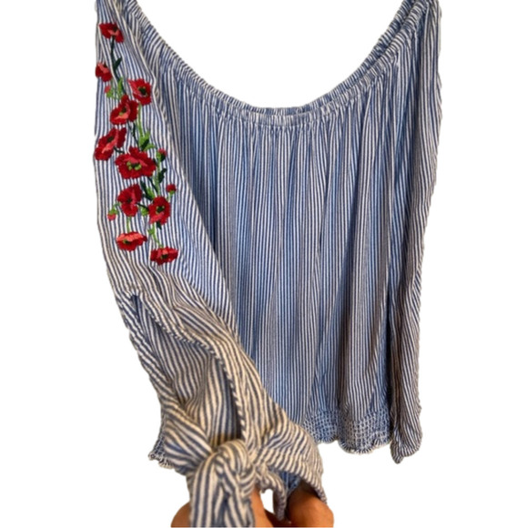 Hollister striped crop top - Picture 2 of 7